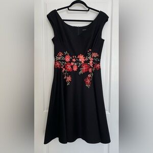 Karen Millen Black Floral Embroidered Elegant Dress